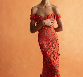 Όλο το φθινόπωρο σε ένα φόρεμα: τα κόκκινα φύλλα του στη δημιουργία του Oscar de la Renta