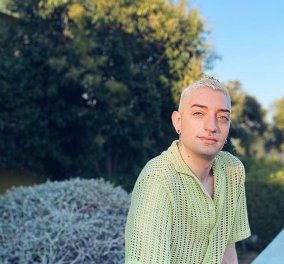 Γιάννης Κατινάκης oncamera: Πώς μου επιτέθηκαν επειδή είμαι gay - Με έφτυσε με έβρισε με φόβισε - Ταξί παίρνω εδώ και χρόνια για να μην με δείρουν
