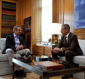 Κυριάκος Μητσοτάκης: Συνάντηση με τον Πρόεδρο της UEFA στο Μαξίμου - Η οπαδική βία και η δολοφονία Κατσουρή - Παρόντες οι ιδιοκτήτες των 4 μεγάλων ΠΑΕ 
