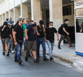 «Κλειστά» στόματα από τους Κροάτες χούλιγκαν: Κακουργηματικές πράξεις στη δικογραφία - «Δολοφόνοι, φασίστες» τους φώναζαν στην Ευελπίδων (βίντεο)