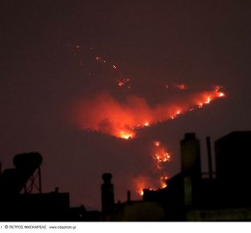 Αναζωπύρωση της φωτιάς στην Πάρνηθα - Κίνδυνος να περάσει στους Θρακομακεδόνες - Μηνύματα εκκένωσης (φωτό & βίντεο)