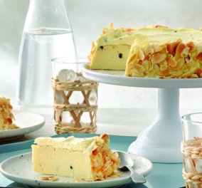 Ο Στέλιος Παρλιάρος μας φτιάχνει: Cheesecake με passion fruit - Μία διαφορετική εκδοχή του αγαπημένου μας γλυκού!