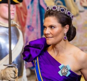 Η πριγκίπισσα Βικτώρια της Σουηδίας φόρεσε την πιο εντυπωσιακή τιάρα της χρονιάς - Με μωβ πολύτιμους λίθους & μεγάλα διαμάντια (φωτό)