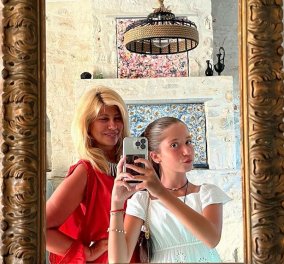 Ζήνα Κουτσελίνη: Διπλή γιορτή σήμερα για την παρουσιάστρια - Η φωτό όλο "νάζι" στον καθρέφτη με την κορούλα της, Έμμα
