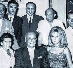 Απίθανη vintage pic: Η Αλίκη Βουγιουκλάκη με τον Αλέκο Σακελλάριο & τη Γεωργία Βασιλειάδου - Όλο το παλιό σινεμά σε μια φωτό