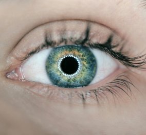Θέλετε να αλλάξετε το χρώμα των ματιών σας για πάντα: τα μάτια της Ελίζαμπεθ Τέιλορ με «μεταμόσχευση» κερατοειδούς!