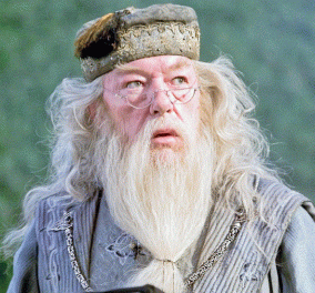 Πέθανε σε ηλικία 82 ετών ο ηθοποιός Μάικλ Γκάμπον - Ο γνωστός σε όλους Professor Dumbledore στις ταινίες του Χάρι Πότερ 