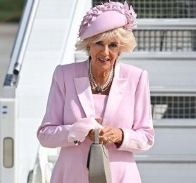 Βασίλισσα Καμίλα: Με ρομαντική διάθεση & baby pink outfit δίπλα στον Βασιλιά Κάρολο στο Παρίσι