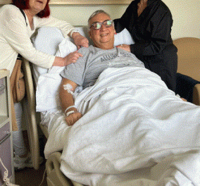 Δημήτρης Σούρας: Η ανάρτηση μέσα από το νοσοκομείο - Το σοβαρό ατύχημα που είχε ο γνωστός ψυχίατρος (φωτό)