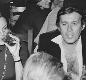 Vintage pic: Όταν η Μις Υφήλιος Κορίνα Τσοπέη βγήκε για κρασί με τον Δημήτρη Παπαμιχαήλ - Σπάνιο ενσταντανέ