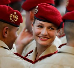 Πριγκίπισσα Λεονόρ: Με τη στρατιωτική της στολή συμμετέχει σε παρέλαση στην Ισπανία - Πόσο της πάει ο κόκκινος μπερές! (φωτό)