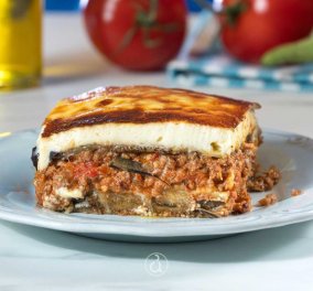 Η Αργυρώ Μπαρμπαρίγου μας ετοιμάζει: Μουσακά χωρίς τηγάνι - Το παραδοσιακό ελληνικό πιάτο σε μια πιο ελαφριά εκδοχή