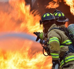 Χαλκιδική: Σοκ! Ανήλικη έκαψε ολοσχερώς το σπίτι της φίλης της λόγω… ερωτικής αντιζηλίας