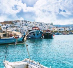 Αυτό το ελληνικό νησί μπήκε ήδη στους 3 δημοφιλέστερους προορισμούς του 2024 - Γραφικά σοκάκια, υπέροχο φαγητό, καταγάλανα νερά 