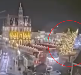 Τραγικό! Χριστουγεννιάτικο δέντρο 20 μέτρων και 5 τόνων έπεσε και σκότωσε γυναίκα - Η άτυχη 63χρονη έκανε τα ψώνια στην αγορά της Φλάνδρας (βίντεο)