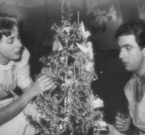 Vintage pic: Χριστούγεννα του 1953 για το τρελά ερωτευμένο ζεύγος, Έλλη Λαμπέτη και Δημήτρη Χορν