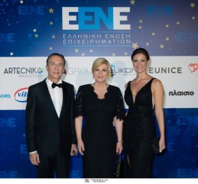 Η λαμπερή black tie βραδιά της Ελληνικής Ένωσης Επιχειρηματιών - Σούπερ μίνι & maxi φορέματα έκλεψαν την παράσταση (φωτό)