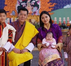 Μπουτάν: Ο Βασιλιάς του μικρότερου κράτους της γης & η καλλονή Βασίλισσα του με τη νεογέννητη κορούλα τους - Οι νεότεροι royals στον κόσμο (φωτό)