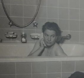 Αυτή η φωτογραφία άφησε εποχή: Η Lee Miller στη μπανιέρα του Χίτλερ την ημέρα που αυτοκτόνησε στο Βερολίνο - Κυρίως Φωτογραφία - Gallery - Video