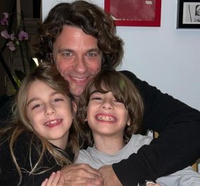 Αποστόλης Τότσικας: Λιώσαμε με τη φωτό από τα γενέθλια του - Η μεγάλη αγκαλιά με τα δύο παιδιά του - Κυρίως Φωτογραφία - Gallery - Video