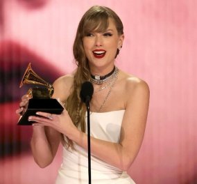 Grammy Awards 2024 - Οι καλύτερες εμφανίσεις: Ποιες έκλεψαν την παράσταση στο κόκκινο χαλί - Τα μεταλλικά της Dua Lipa, το ολόλευκο της Taylor, με παγιέτες η Miley Cyrus (φωτό)  - Κυρίως Φωτογραφία - Gallery - Video