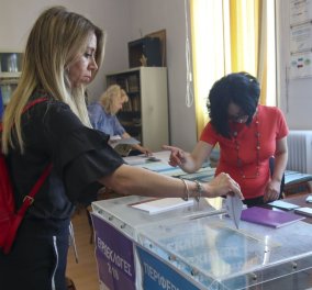 202.556 Έλληνες επέλεξαν την επιστολική ψήφο: Θα ψηφίσουν από το σπίτι τους στις Ευρωεκλογές - Από 128 χώρες