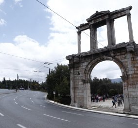 Κυριακή του Πάσχα: Σπάνια κλικς με άδεια την Αθήνα – Δείτε φωτογραφίες με «έρημους» τους πιο κεντρικούς δρόμους της πρωτεύουσας 