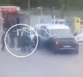 Σοκαριστικό βίντεο με την κινηματογραφική απόδραση κρατούμενου κατά τη μεταφορά του: Βροχή έπεφταν οι σφαίρες - Ποιος είναι ο Μοχάμεντ Αμρά γνωστός ως «η μύγα» 