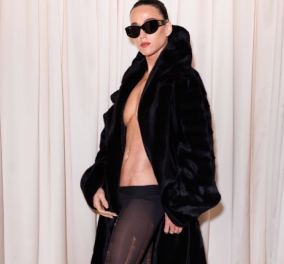  Η Katy Perry αδυνατισμένη, γυμνή από τη μέση και πάνω με γούνα & ένα σκισμένο καλσόν – Η τολμηρή εμφάνιση στο fashion show της Balenciaga (φωτό & βίντεο)