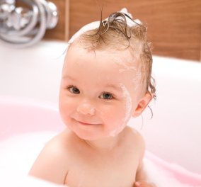 Έξυπνα & απλά tricks για να μετατρέψετε το μπάνιο του μωρού σας σε παιχνίδι!