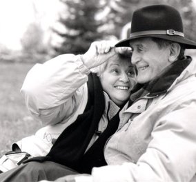 Story of the day: Η γιαγιά η μοδίστρα γύρισε τον κόσμο με τον σύζυγο μουσικό - Ήταν μαζί 70 χρόνια 