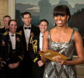 And the Oscar goes to Argo: Η Michelle Obama, η πρώτη κυρία σε ζωντανή σύνδεση από τον Λευκό Οίκο ανακοίνωσε τον νικητή Μπεν Άφλεκ: Δείτε το βίντεο - Κυρίως Φωτογραφία - Gallery - Video