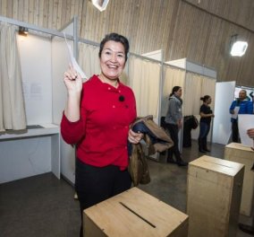 Ποια είναι η 47χρονη Αλέκα της Γροιλανδίας που στέφεται η πρώτη γυναίκα Πρωθυπουργός της Αρκτικής; (φωτό) - Κυρίως Φωτογραφία - Gallery - Video
