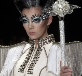 Φαντασμαγορική! Δείτε την πασαρέλλα στην εβδομάδας μόδας της Κίνας που κατέπληξε τον πλανήτη! (φωτό) - Κυρίως Φωτογραφία - Gallery - Video