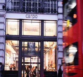 Ξηρό - Carpo - ελληνικό ψηφίζουν οι Λονδρέζοι! Ουρές στο κατάστημα με φυστίκια Αιγίνης και ελληνικά καρύδια της Βρετανικής πρωτεύουσας (φώτο)  - Κυρίως Φωτογραφία - Gallery - Video