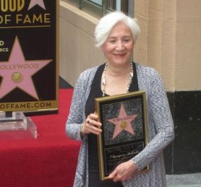 Το δικό της αστέρι απέκτησε η Olympia Dukakis στη ''Λεωφόρο της Δόξας'' στο Χόλυγουντ! (φωτό) - Κυρίως Φωτογραφία - Gallery - Video