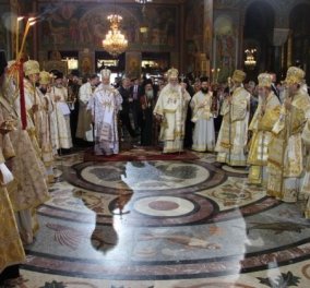 Αυτήν την ώρα Πατριαρχικό Συλλείτουργο στον Άγιο Παντελεήμονα με τον Πατριάρχη Μόσχας Κύριλλο και τον Αρχιεπίσκοπο Ιερώνυμο - Κυρίως Φωτογραφία - Gallery - Video