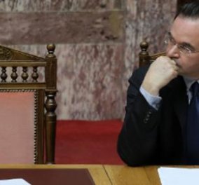 Με δάκρυα στα μάτια ο Γιώργος Παπακωνσταντίνου δήλωσε αθώος και επιτέθηκε σε Βενιζέλο, Διώτη - 234 βουλευτές ψήφισαν υπέρ της παραπομπής του! - Κυρίως Φωτογραφία - Gallery - Video