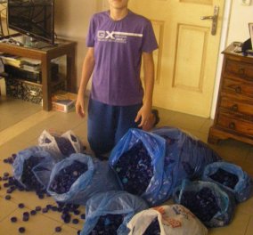 Άλλο ένα good news από τη Λευκάδα: 14χρονος μαθητής συγκέντρωσε 10 χιλιάδες καπάκια μπουκαλιών για να ενισχύσει Σύλλογο παραπληγικών - Κυρίως Φωτογραφία - Gallery - Video