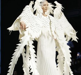 Δεν έχετε ξαναδεί τόσο ευφάνταστο δημιουργό μόδας- κινέζος ντύνει λευκές οπτασίες - Κυρίως Φωτογραφία - Gallery - Video