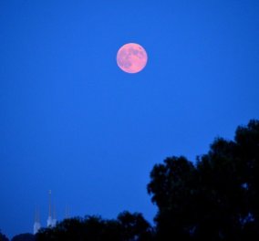 Απόψε το σπάνιο Αυγουστιάτικο φεγγάρι έχει 4 ονόματα: κόκκινη πανσέληνος, πανσέληνος του πράσινου καλαμποκιού, των καρπών (καρπερή) και των ψαριών ...  - Κυρίως Φωτογραφία - Gallery - Video