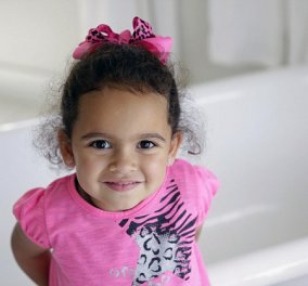 Τόσο συγκινητική ιστορία : η 4χρονη Βερόνικα ξαναγύρισε στους θετούς γονείς της με δικαστική απόφαση ύστερα από 2 χρόνια που έμεινε με τον βιολογικό πατέρα της   - Κυρίως Φωτογραφία - Gallery - Video