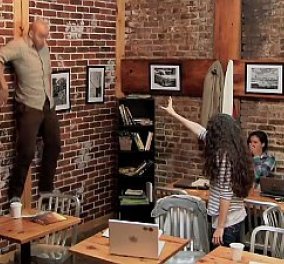 Να μην μας τύχει κάτι τέτοιο! Φοβερή φάρσα αφήνει με το στόμα ανοιχτό πελάτες σε καφετέρια στο West Village! (βίντεο) - Κυρίως Φωτογραφία - Gallery - Video