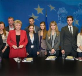 Στο Ευρωπαϊκό Κοινοβούλιο οι Έλληνες νικητές του 1ου βραβείου στον 6ο Διεθνή Διαγωνισμό Εικονικής Δίκης Ρωμαϊκού Δικαίου - Κυρίως Φωτογραφία - Gallery - Video
