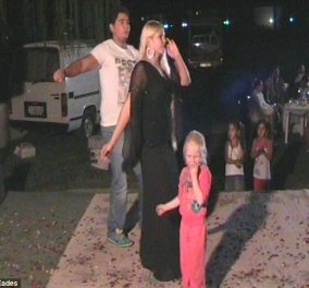 Πρώτο θέμα από την Daily Mail το θέμα της απαγωγής της μικρής Μαρίας-Αποκαλυπτικό βίντεο-ντοκουμέντο με το κορίτσι να χορεύει σε πανηγύρι - Κυρίως Φωτογραφία - Gallery - Video