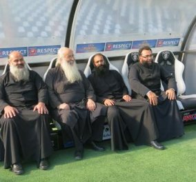 Smile: 4 ιερείς επισκέφθηκαν το γήπεδο της Τούμπας και απόλαυσαν τον πάγκο του ΠΑΟΚ! - Κυρίως Φωτογραφία - Gallery - Video