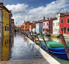 Ανακαλύψτε το νησάκι Μπουράνο-διάσημο για τις δαντέλες και τα πολύχρωμα σπίτια του, πολύ κοντά στη Βενετία (φωτογραφίες) - Κυρίως Φωτογραφία - Gallery - Video