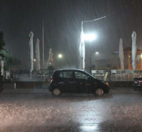 Τα... γνωστά κυκλοφοριακά προβλήματα έφερε η βροχή στην Αττική και όχι μόνο-Πλημμύρισαν δρόμοι και σπίτια σε όλη την Ελλάδα