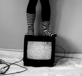 ΜΜΕ - Mέσα μαζικού ελέγχου: Πως η τηλεόραση ελέγχει τη σκέψη και τη συνείδηση μας! - Κυρίως Φωτογραφία - Gallery - Video