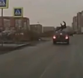 Ρωσία: Αν έχεις τύχη... - Δείτε το συγκλονιστικό βίντεο με έναν πεζό που χτυπήθηκε από αυτοκίνητο αλλά ευτυχώς σηκώθηκε! (βίντεο)  - Κυρίως Φωτογραφία - Gallery - Video